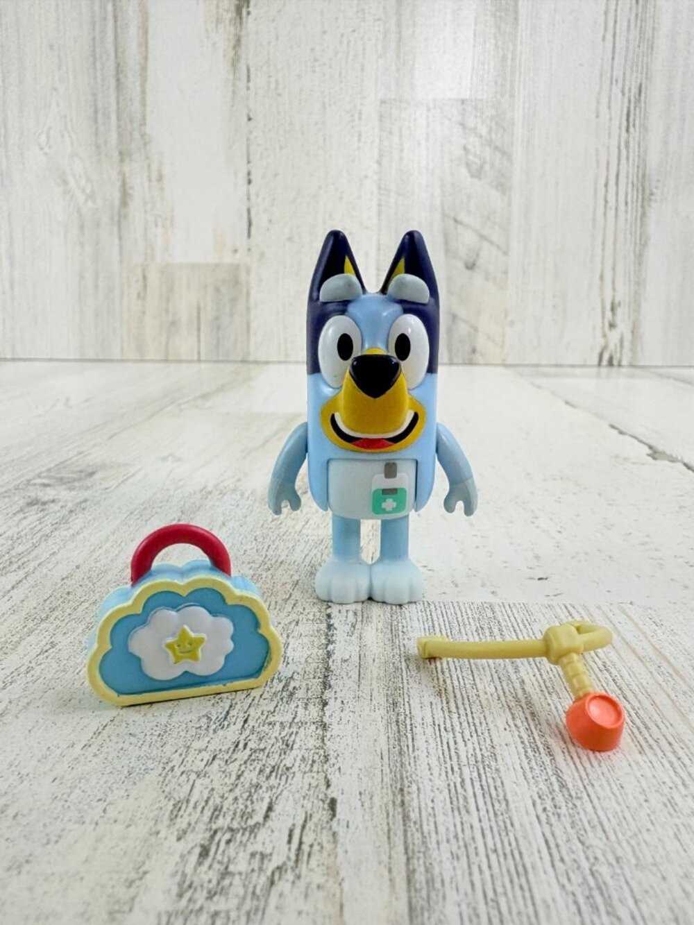 Bluey Cloud Bag Doctor Set Stethoscope Figure NEW